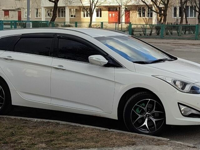 Белый Хендай и40, объемом двигателя 0 л и пробегом 293 тыс. км за 9350 $, фото 1 на Automoto.ua
