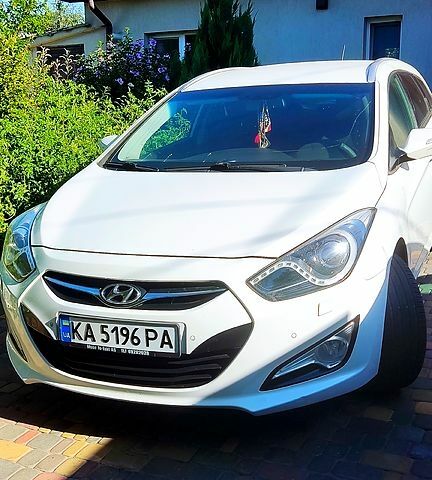 Білий Хендай і40, об'ємом двигуна 1.7 л та пробігом 0 тис. км за 8999 $, фото 1 на Automoto.ua