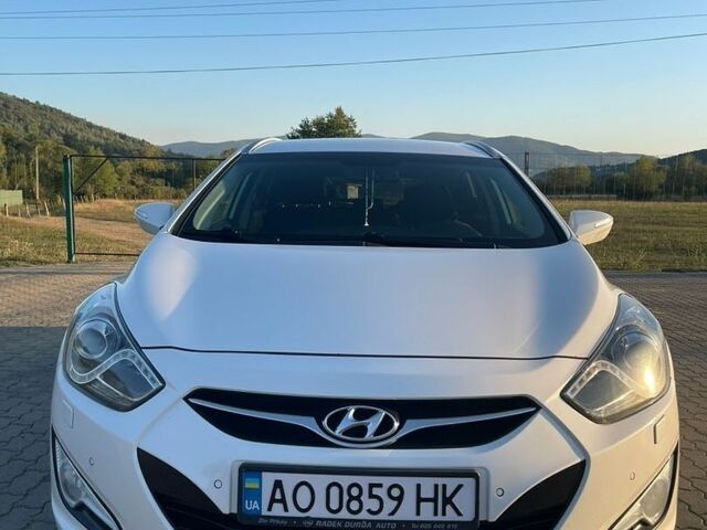 Білий Хендай і40, об'ємом двигуна 1.7 л та пробігом 287 тис. км за 9200 $, фото 1 на Automoto.ua