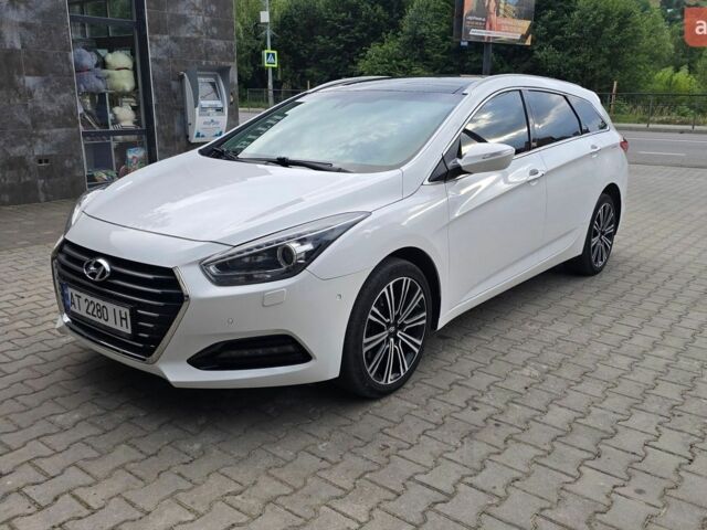 Білий Хендай і40, об'ємом двигуна 1.69 л та пробігом 237 тис. км за 13500 $, фото 1 на Automoto.ua