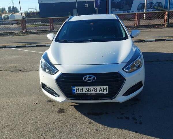 Хендай и40 2017 в Одессе на Automoto.ua Белый Хендай и40, объемом двигателя 1.69 л и пробегом 225 тыс. км за 14500 $, фото 1 на Automoto.ua