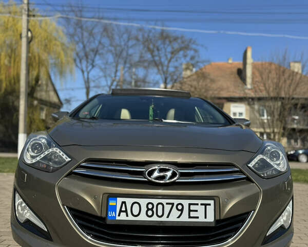 Бежевий Хендай і40, об'ємом двигуна 1.7 л та пробігом 190 тис. км за 11000 $, фото 1 на Automoto.ua