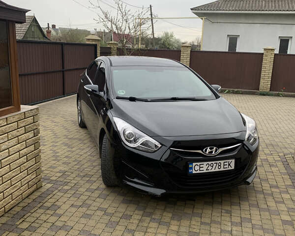 Чорний Хендай і40, об'ємом двигуна 1.69 л та пробігом 230 тис. км за 9500 $, фото 1 на Automoto.ua