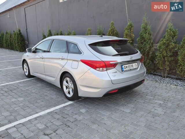 Черный Хендай и40, объемом двигателя 1.69 л и пробегом 230 тыс. км за 8500 $, фото 1 на Automoto.ua
