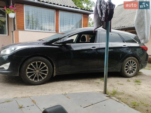 Чорний Хендай і40, об'ємом двигуна 1.69 л та пробігом 270 тис. км за 8000 $, фото 1 на Automoto.ua