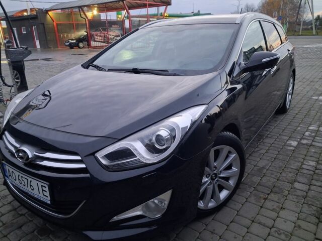 Черный Хендай и40, объемом двигателя 1.7 л и пробегом 245 тыс. км за 237 $, фото 1 на Automoto.ua