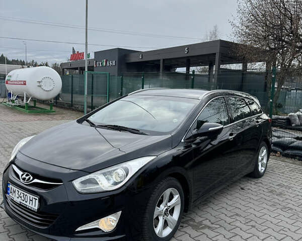 Чорний Хендай і40, об'ємом двигуна 1.69 л та пробігом 198 тис. км за 9300 $, фото 1 на Automoto.ua