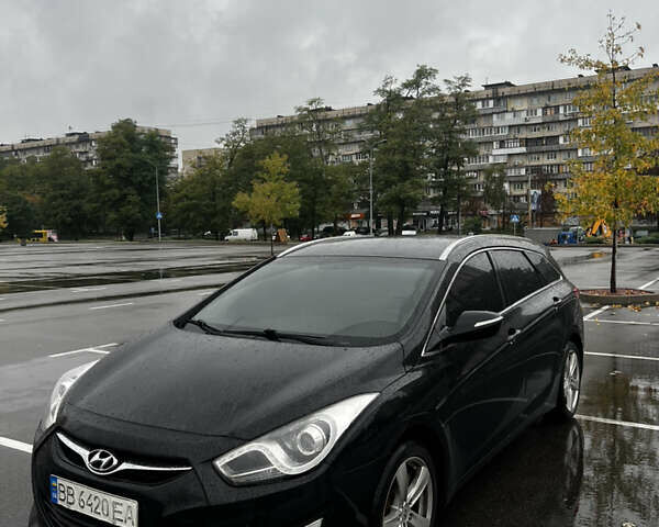 Черный Хендай и40, объемом двигателя 1.69 л и пробегом 257 тыс. км за 9000 $, фото 1 на Automoto.ua