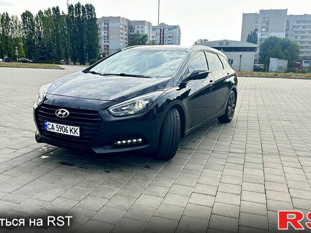 Черный Хендай и40, объемом двигателя 1.7 л и пробегом 207 тыс. км за 13500 $, фото 1 на Automoto.ua
