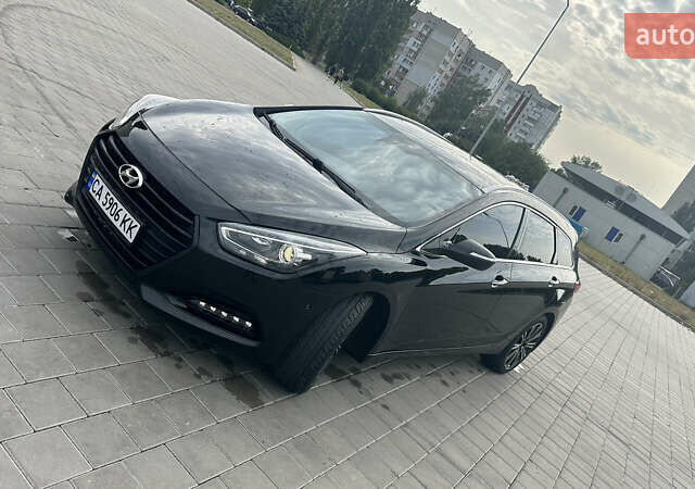Чорний Хендай і40, об'ємом двигуна 1.7 л та пробігом 212 тис. км за 11900 $, фото 1 на Automoto.ua