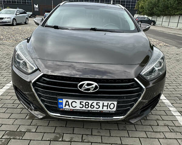 Коричневий Хендай і40, об'ємом двигуна 1.69 л та пробігом 318 тис. км за 13000 $, фото 1 на Automoto.ua