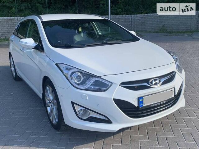 Хендай и40, объемом двигателя 1.69 л и пробегом 321 тыс. км за 9700 $, фото 1 на Automoto.ua