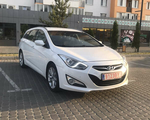 Хендай и40, объемом двигателя 1.7 л и пробегом 267 тыс. км за 9700 $, фото 1 на Automoto.ua