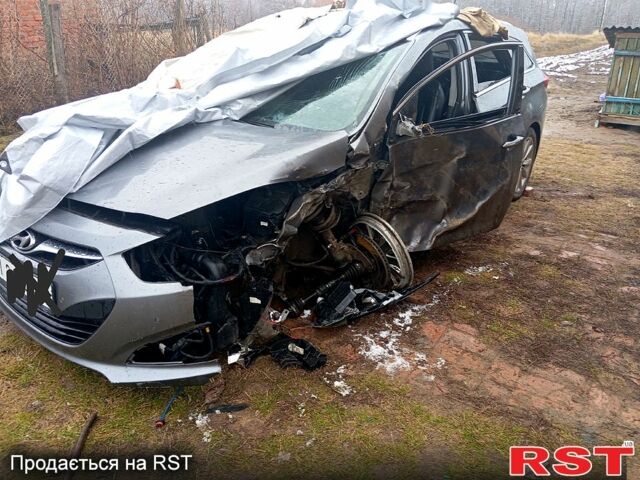 Хендай и40, объемом двигателя 1.7 л и пробегом 270 тыс. км за 4000 $, фото 1 на Automoto.ua