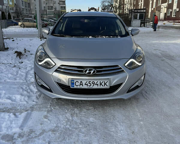 Серый Хендай и40, объемом двигателя 1.7 л и пробегом 165 тыс. км за 8500 $, фото 1 на Automoto.ua