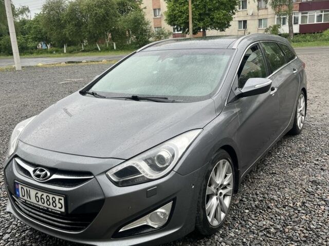 Серый Хендай и40, объемом двигателя 1.7 л и пробегом 195 тыс. км за 10000 $, фото 1 на Automoto.ua