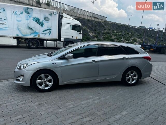 Сірий Хендай і40, об'ємом двигуна 1.69 л та пробігом 268 тис. км за 6900 $, фото 1 на Automoto.ua