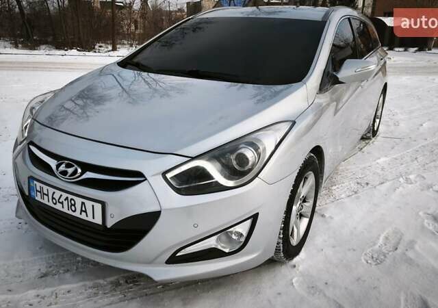 Сірий Хендай і40, об'ємом двигуна 1.69 л та пробігом 217 тис. км за 9400 $, фото 1 на Automoto.ua