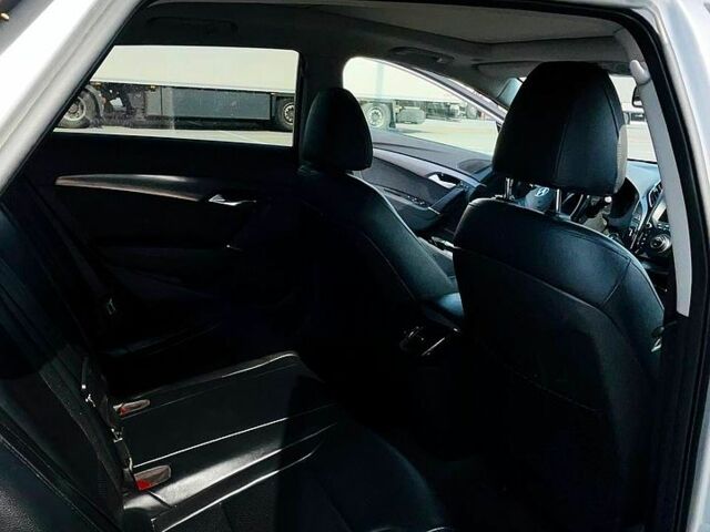 Серый Хендай и40, объемом двигателя 2 л и пробегом 268 тыс. км за 9900 $, фото 1 на Automoto.ua