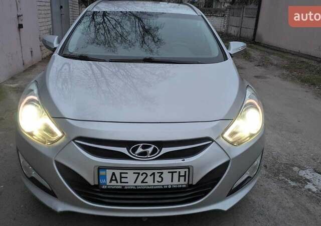 Серый Хендай и40, объемом двигателя 1.7 л и пробегом 260 тыс. км за 9500 $, фото 1 на Automoto.ua