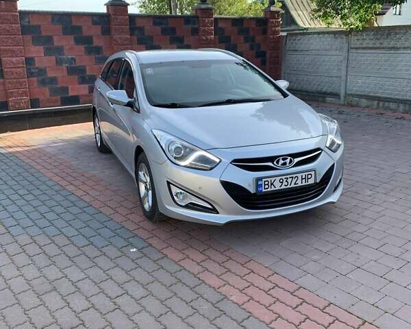 Серый Хендай и40, объемом двигателя 1.7 л и пробегом 286 тыс. км за 10500 $, фото 1 на Automoto.ua