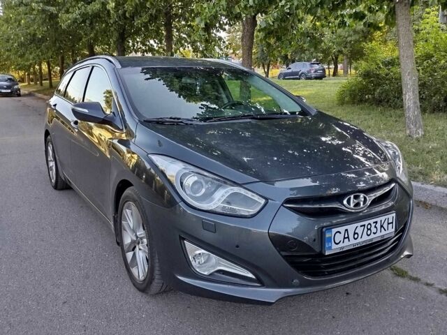 Сірий Хендай і40, об'ємом двигуна 1.7 л та пробігом 224 тис. км за 10950 $, фото 1 на Automoto.ua