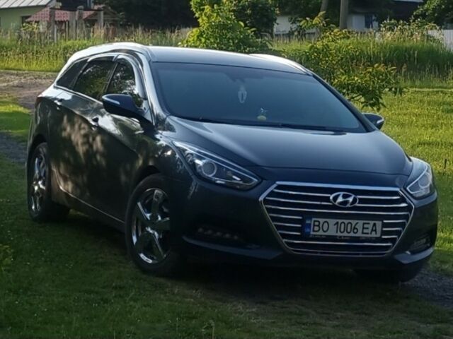 Серый Хендай и40, объемом двигателя 1.7 л и пробегом 217 тыс. км за 11999 $, фото 1 на Automoto.ua