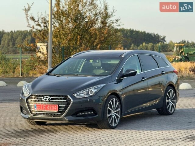 Серый Хендай и40, объемом двигателя 1.7 л и пробегом 193 тыс. км за 12500 $, фото 1 на Automoto.ua