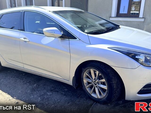 Серый Хендай и40, объемом двигателя 1.7 л и пробегом 22800 тыс. км за 13000 $, фото 1 на Automoto.ua