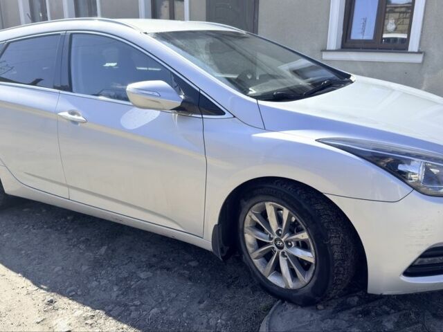 Сірий Хендай і40, об'ємом двигуна 1.7 л та пробігом 250 тис. км за 9000 $, фото 1 на Automoto.ua