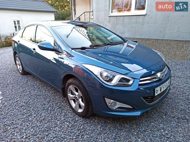 Синій Хендай і40, об'ємом двигуна 1.6 л та пробігом 201 тис. км за 8300 $, фото 1 на Automoto.ua