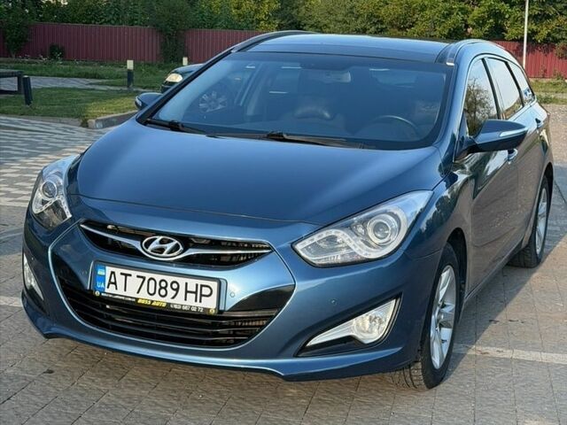 Синій Хендай і40, об'ємом двигуна 1.69 л та пробігом 286 тис. км за 9250 $, фото 1 на Automoto.ua