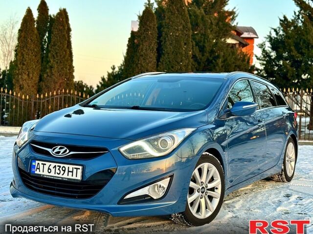 Синій Хендай і40, об'ємом двигуна 1.7 л та пробігом 17300 тис. км за 10300 $, фото 1 на Automoto.ua