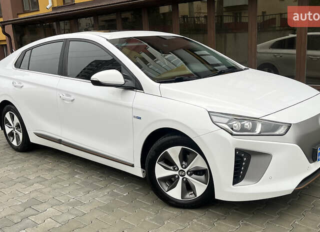 Белый Хендай Ioniq, объемом двигателя 0 л и пробегом 158 тыс. км за 13200 $, фото 1 на Automoto.ua