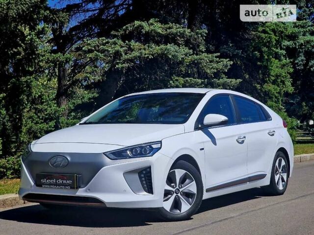 Білий Хендай Ioniq, об'ємом двигуна 0 л та пробігом 131 тис. км за 16700 $, фото 1 на Automoto.ua