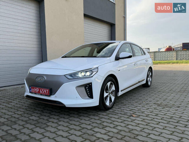 Белый Хендай Ioniq, объемом двигателя 0 л и пробегом 115 тыс. км за 12000 $, фото 1 на Automoto.ua