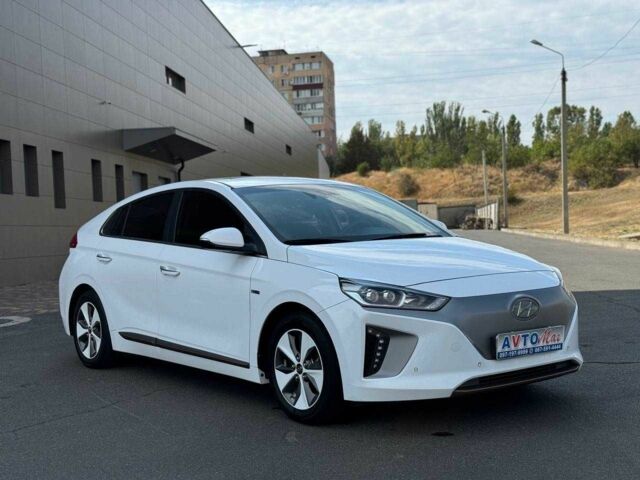 Белый Хендай Ioniq, объемом двигателя 0 л и пробегом 79 тыс. км за 16700 $, фото 1 на Automoto.ua