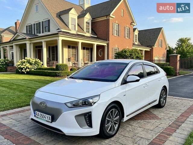 Белый Хендай Ioniq, объемом двигателя 0 л и пробегом 155 тыс. км за 11500 $, фото 1 на Automoto.ua