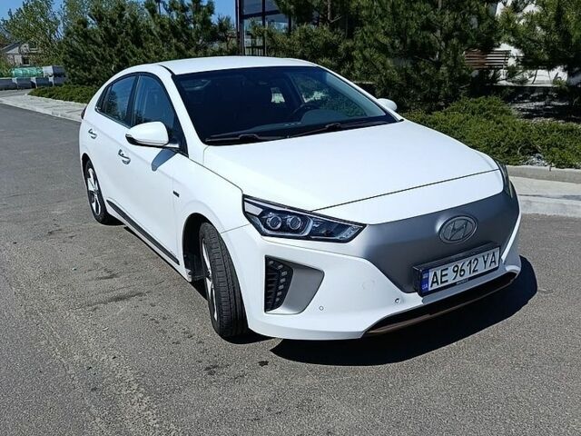 Белый Хендай Ioniq, объемом двигателя 0 л и пробегом 170 тыс. км за 12500 $, фото 1 на Automoto.ua