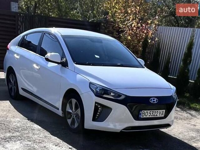 Білий Хендай Ioniq, об'ємом двигуна 0 л та пробігом 110 тис. км за 12200 $, фото 1 на Automoto.ua