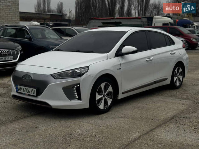 Белый Хендай Ioniq, объемом двигателя 0 л и пробегом 119 тыс. км за 10500 $, фото 1 на Automoto.ua