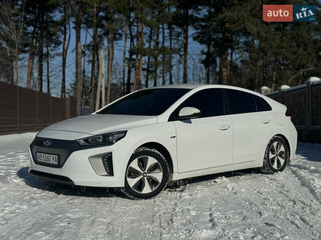 Белый Хендай Ioniq, объемом двигателя 0 л и пробегом 113 тыс. км за 11700 $, фото 1 на Automoto.ua