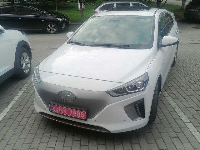 Белый Хендай Ioniq, объемом двигателя 0 л и пробегом 130 тыс. км за 13000 $, фото 1 на Automoto.ua