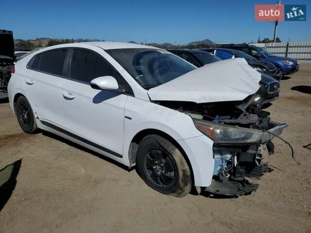 Білий Хендай Ioniq, об'ємом двигуна 1.58 л та пробігом 253 тис. км за 7950 $, фото 1 на Automoto.ua