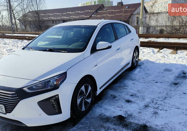 Білий Хендай Ioniq, об'ємом двигуна 1.58 л та пробігом 178 тис. км за 13500 $, фото 1 на Automoto.ua