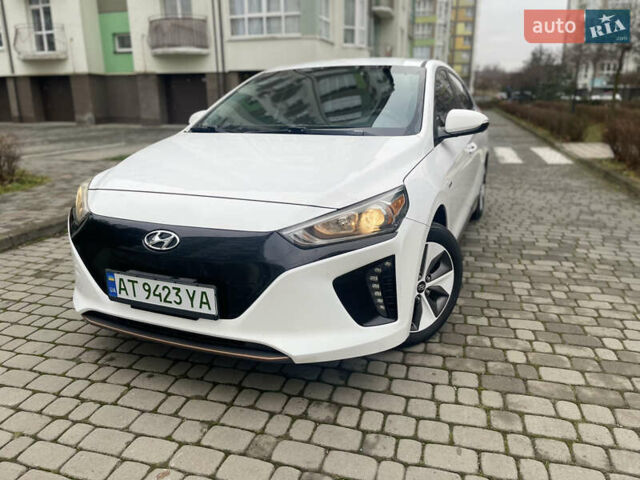 Білий Хендай Ioniq, об'ємом двигуна 0 л та пробігом 200 тис. км за 9900 $, фото 1 на Automoto.ua