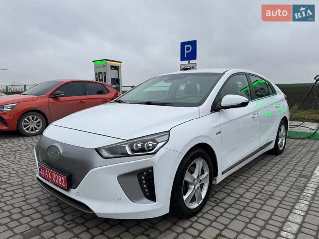 Білий Хендай Ioniq, об'ємом двигуна 0 л та пробігом 102 тис. км за 12200 $, фото 1 на Automoto.ua