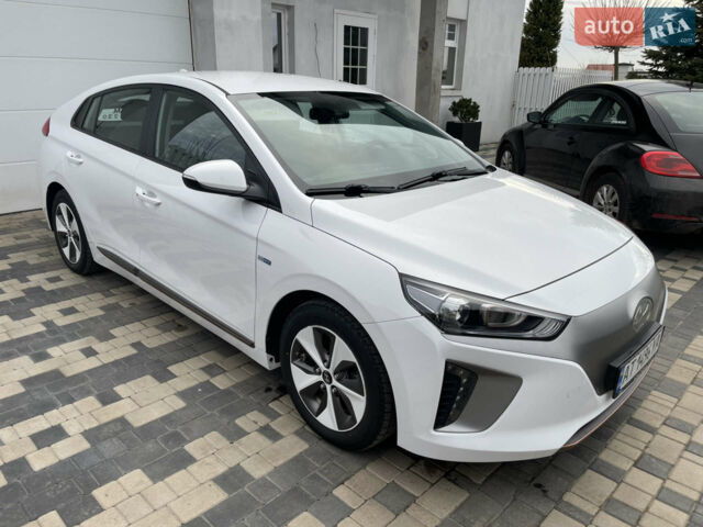 Белый Хендай Ioniq, объемом двигателя 0 л и пробегом 121 тыс. км за 14000 $, фото 1 на Automoto.ua