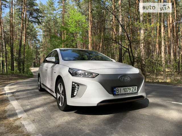 Білий Хендай Ioniq, об'ємом двигуна 0 л та пробігом 104 тис. км за 15900 $, фото 1 на Automoto.ua