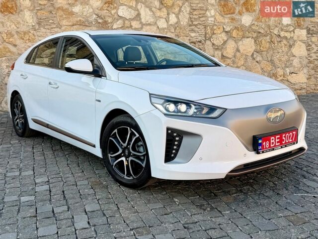 Білий Хендай Ioniq, об'ємом двигуна 0 л та пробігом 57 тис. км за 15100 $, фото 1 на Automoto.ua
